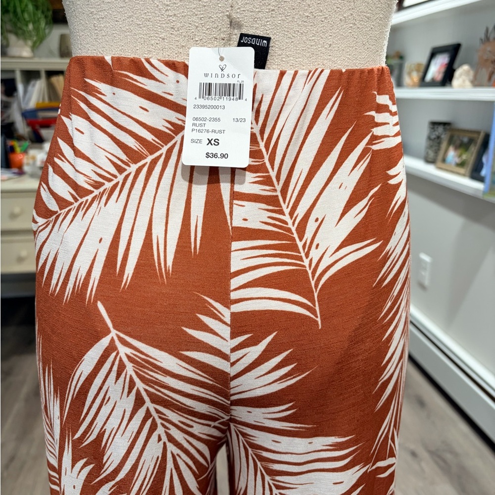 NWT Women's Tropical Print Wide-Leg Pants From Windsor. Size XS - Picture 3 of 3